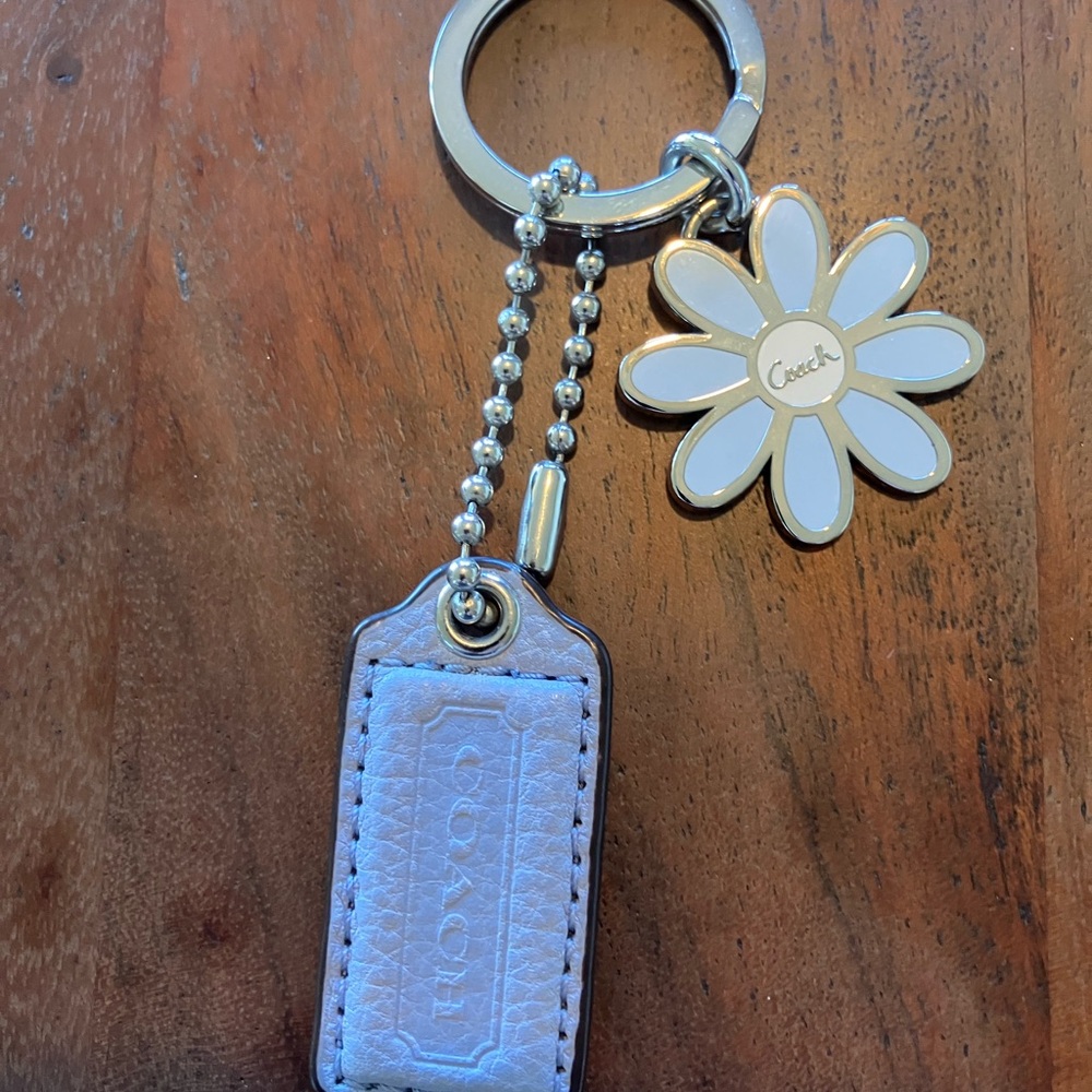Coach Daisy Leather Keychain or purse charm with Silver Hardware - Picture 2 of 4